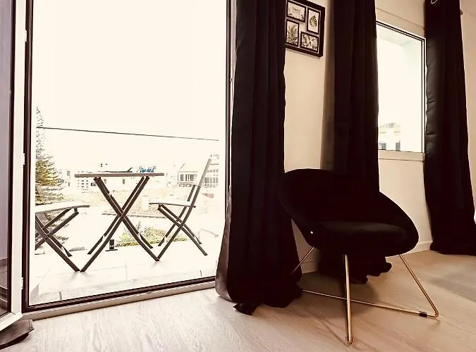 Living * 푼샬